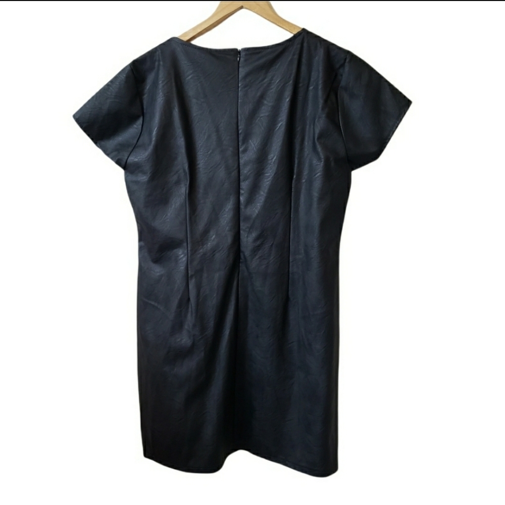 Boohoo plus black faux leather capsleeve shift dress size 22 - Picture 10 of 11
